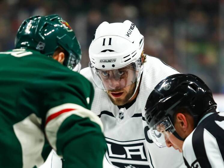 Овечкин организовал прощальное рукопожатие игроков «Вашингтона» с ветераном Копитаром.