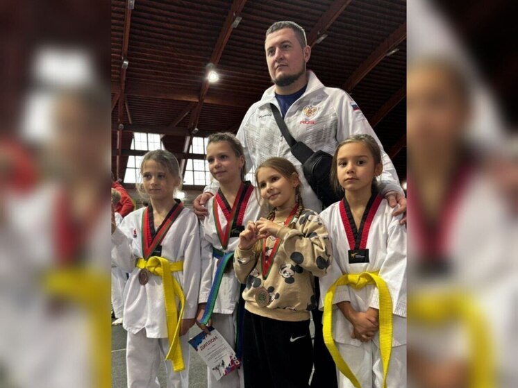 Брянские тхэквондисты завоевали 8 медалей турнира в Гомеле