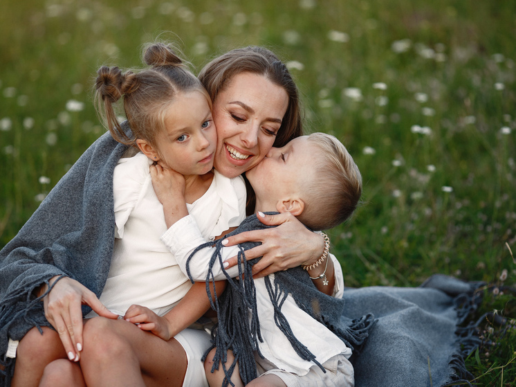 В Областном центре искусств и народного творчества состоялось торжественное мероприятие, посвящённое Дню матери