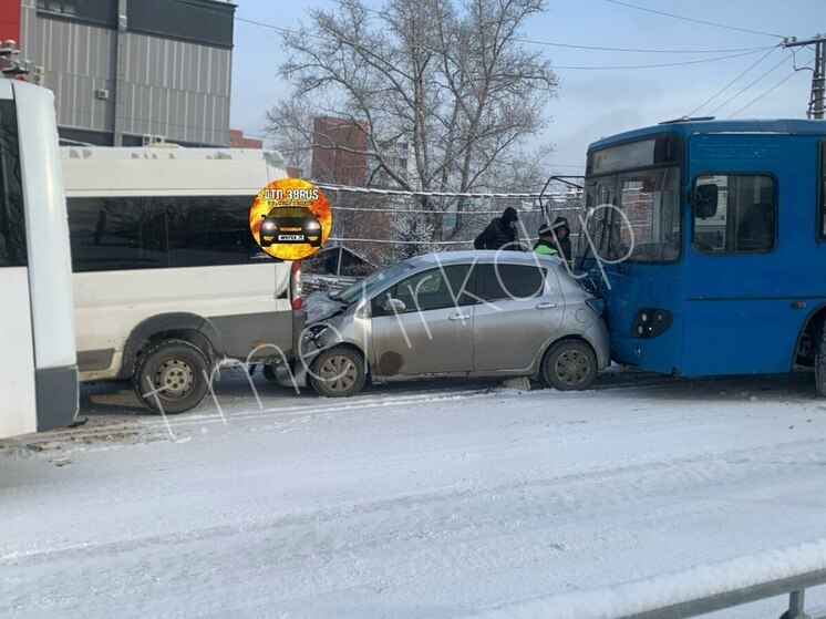 ДТП с участием четырёх автобусов произошло в Иркутске