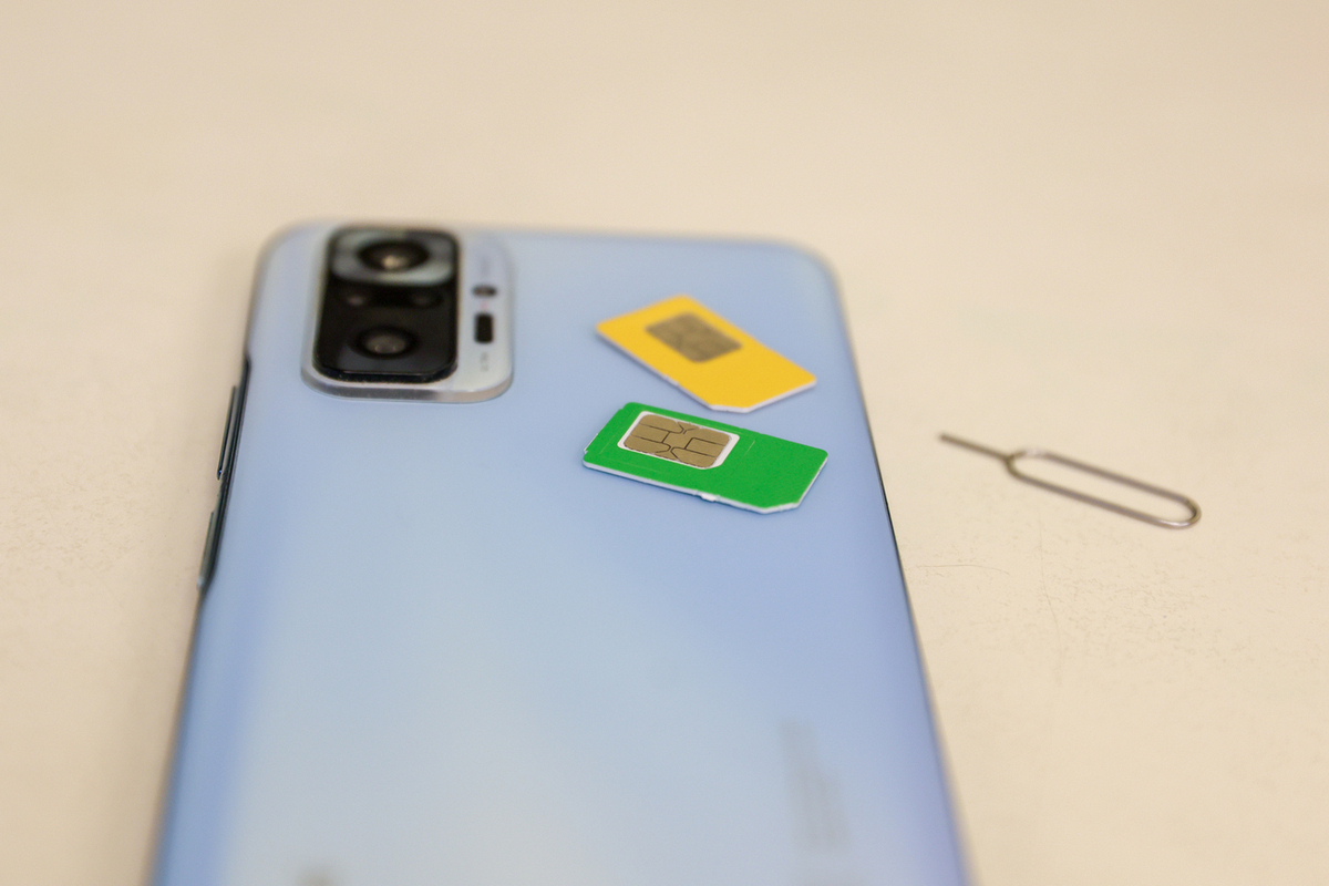 Эксперт оценил планы по переводу операторов на российские сим-карты