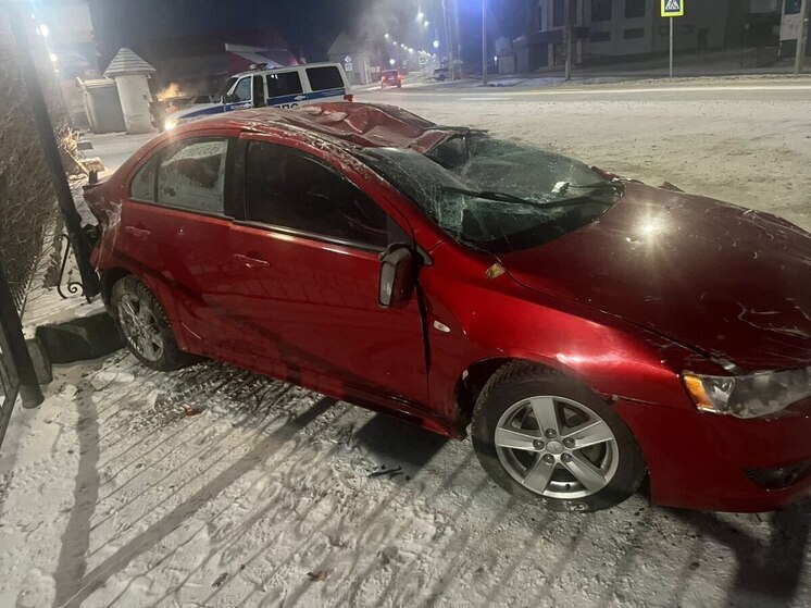 На Алтае нетрезвая автоледи сломала челюсть в ДТП с переворотом