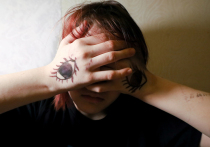 Изменение климата уже сейчас серьёзно влияет на психическое здоровье людей по всему миру через три основных канала: прямые травмы от экстремальных погодных явлений, хронический стресс от трансформации повседневной жизни и экзистенциальная тревога о будущем