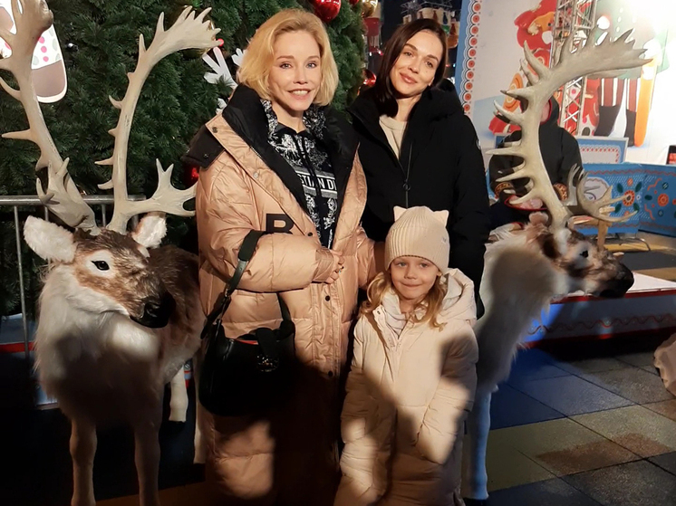 Актриса Зудина вывела в свет внучку Табакова от актрисы Синицыной