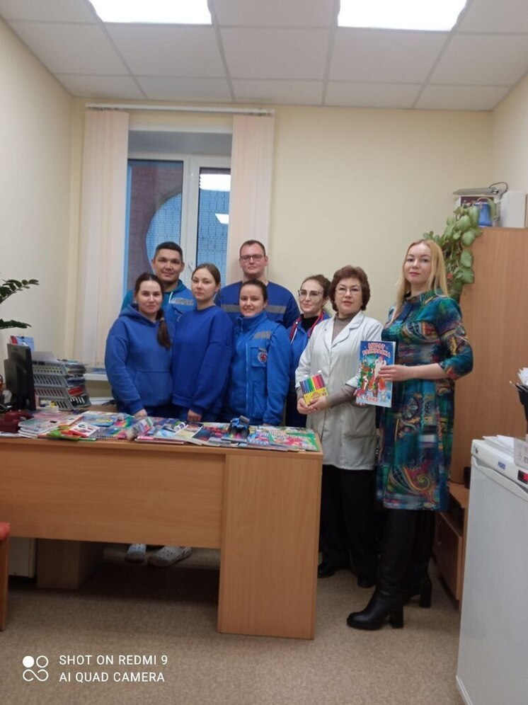 Медики передали подарки для детей в рамках акции «Коробка храбрости»