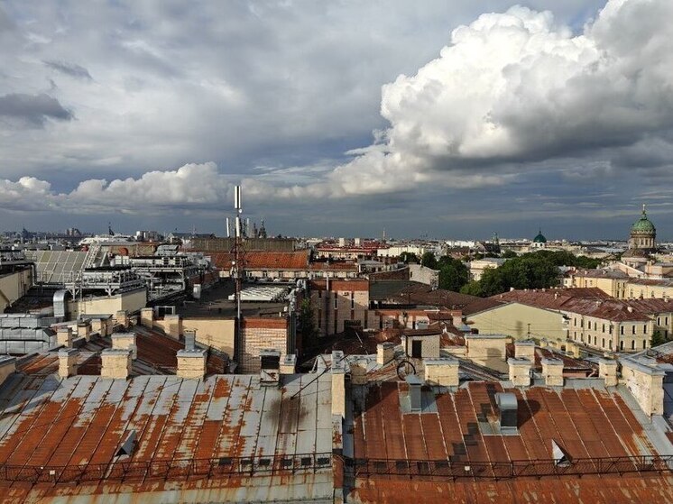 В Петербурге завершили ремонт почти трех тысяч крыш