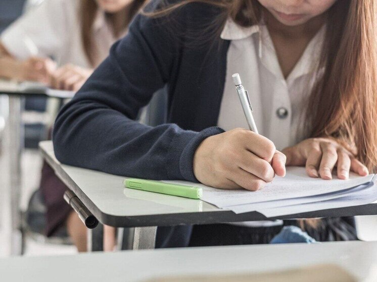 Выпускники Приангарья прошли итоговое сочинение для допуска к ЕГЭ