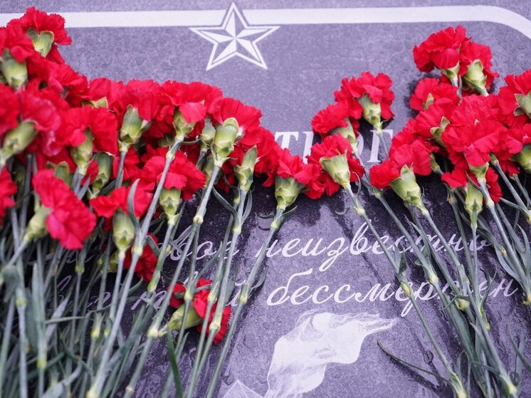 В Брянске почтили память героев-освободителей в День Неизвестного Солдата