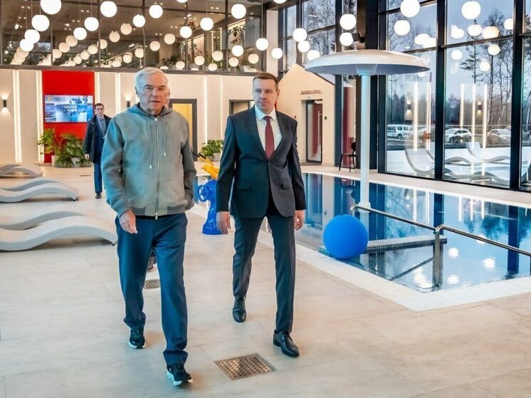 Первые лица Магнитогорска осмотрели новый термальный комплекс