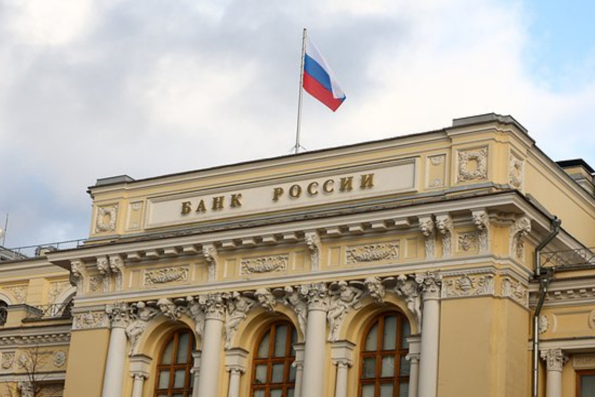 Банк России в полтора раза увеличит продажу валюты