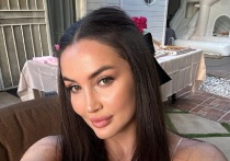 Российская девушка-боец Диана Авсарагова поделилась фотографиями с калифорнийского побережья. 27-летняя спортсменка, выступающая в смешанных единоборствах в наилегчайшем весе, показала красивые ноги.