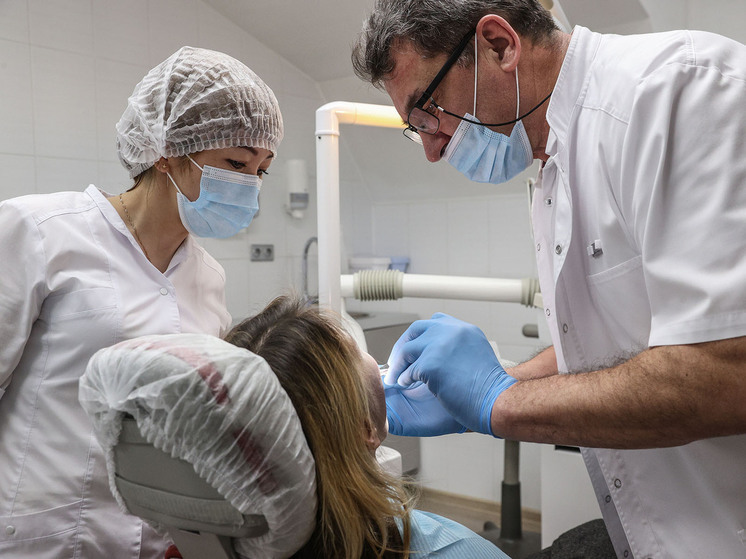 Стоматолог Анастасия Хритова рассказала, до какой степени можно отбеливать зубы