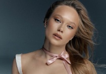 Российская спортивная гимнастка Ангелина Мельникова побывала на шопинге. Олимпийская чемпионка поделилась фотографиями из бутика женской одежды.