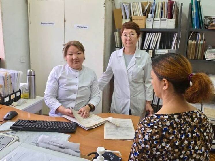 В Калмыкии выездные приемы проводят врачи Перинатального центра