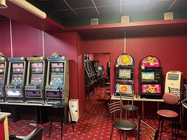 Женщина устроила азартные игры в квартире в Петербурге