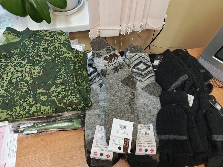 Новгородские медики собрали для бойцов СВО новогодние подарки