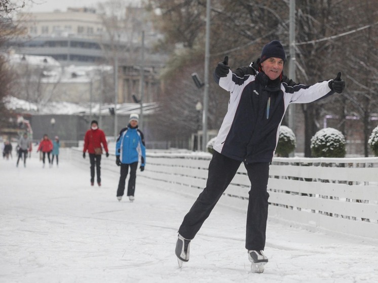От декрета до гимна каникул: как «с первого по тринадцатое» стало главным новогодним бонусом россиян