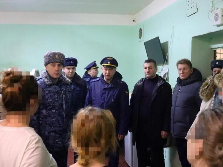 Прокурор Мурманской области лично пообщался с арестантами мурманского СИЗО