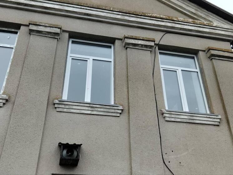 Мастера из Дагестана восстанавливают Дом культуры в селе Раздол Запорожской области