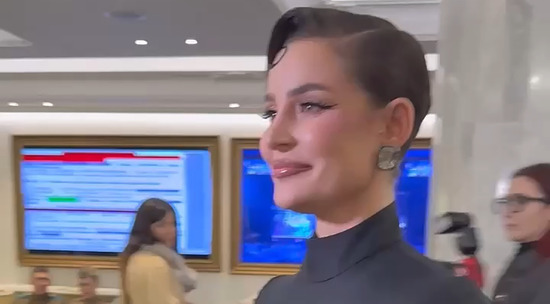 Севиль устроила в Кремле пикантную фотосессию