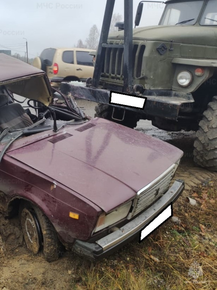 Под Людиново «Урал» смял «семёрку»