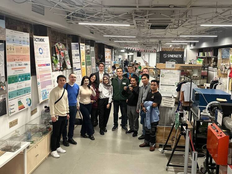 Делегация из Азии изучила работу экоцентра «Сборка» в Москве