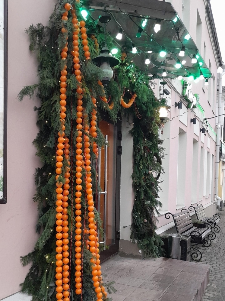 Калужские улицы начали облачаться в праздничные наряды