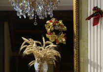 Отгремели бой курантов, отзвучали тосты, а горы подарков превратились в аккуратные стопки