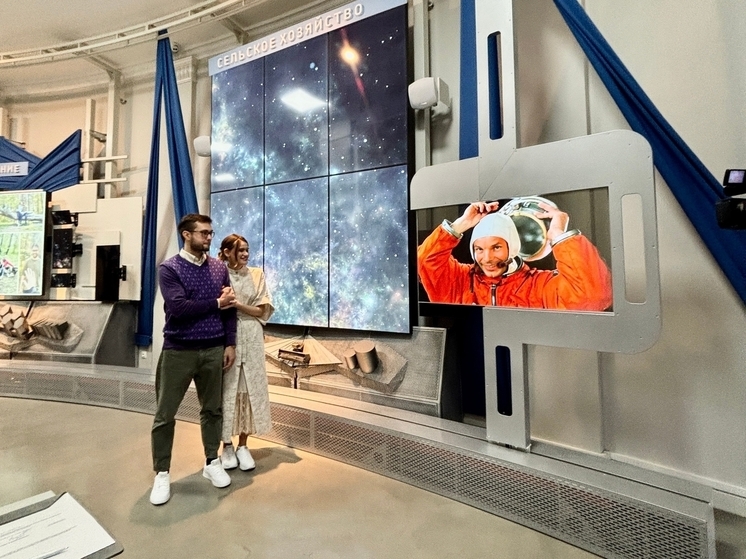 Созданный нейросетью Юрий Гагарин провёл церемонию бракосочетания в Рязани