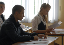 У всех на носу Новый год, у выпускников школы начинается сезон ЕГЭ