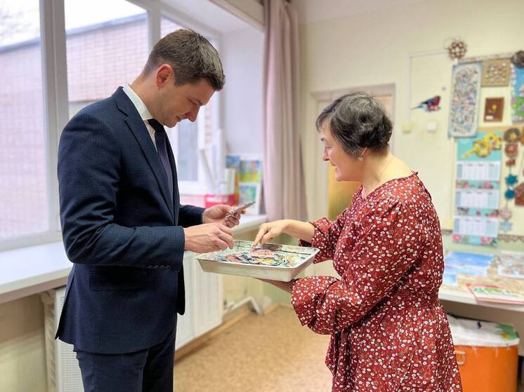 Перевалов поблагодарил сотрудников обнинского центра «Доверие»