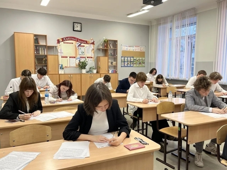 Одиннадцатиклассники написали итоговое сочинение