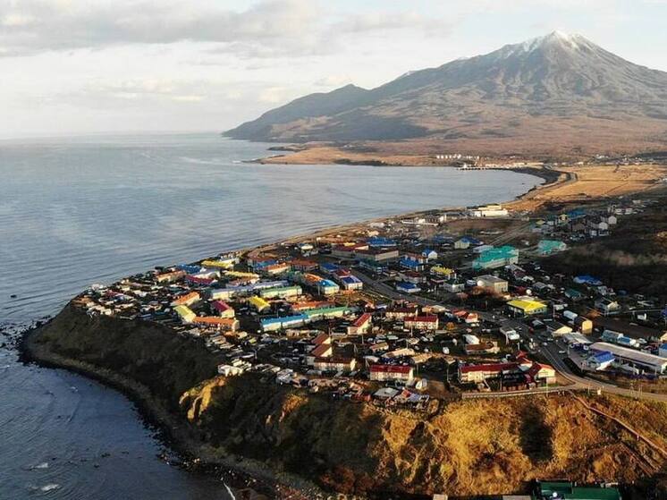 Рейс теплохода «Игорь Фархутдинов» на Кунашир задержан из-за шторма