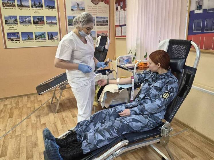 В Ярославле сотрудники УФСИН поделились кровью.