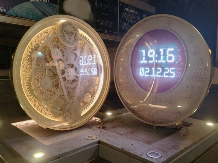 Сказочные часы у ТЮЗа снова начали работать