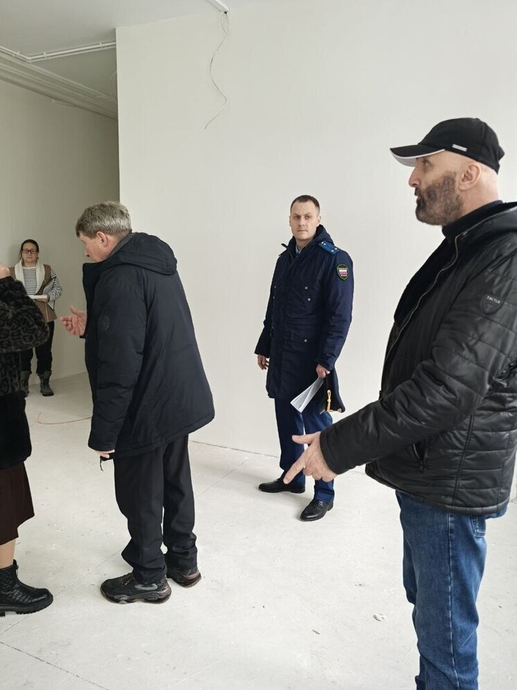 Прокуратура контролирует ход капремонта школы в селе Богашево за 130 млн рублей