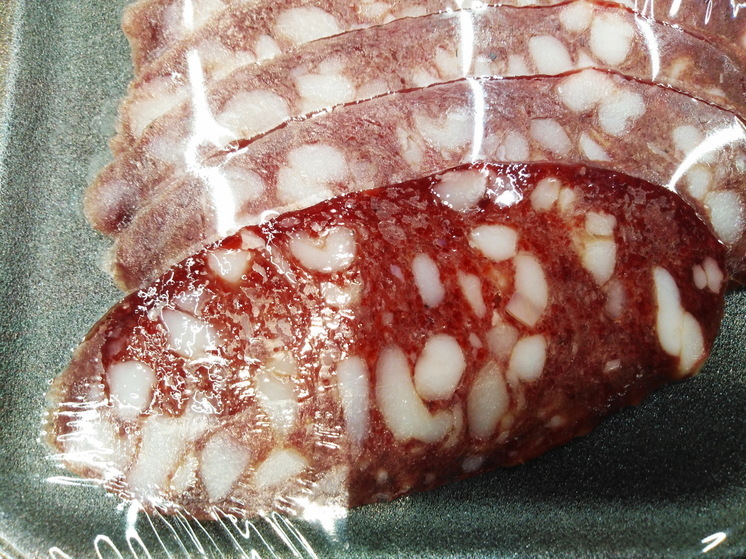 Саратовские микробиологи нашли опасный антибиотик в колбасе