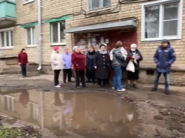 В Орле двор на Приборостроительной ждёт ремонта несколько лет