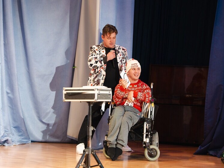 В Хабаровском доме-интернате для престарелых и инвалидов №1 состоялся благотворительный новогодний концерт