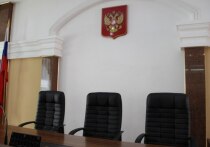 Алтайский краевой суд по ходатайству ФСБ закрыл от слушателей и СМИ заседание, в ходе которого должны были рассмотреть апелляционную жалобу адвоката на постановление о заключении под стражу Светланы Кербер, помощницы депутата Алтайского краевого Заксобрания Людмилы Клюшниковой