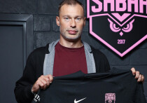 Бывший знаменитый защитник ЦСКА и уже достаточно опытный тренер Василий Березуцкий может возглавить «Урал» во время зимнего перерыва. Помимо него называется ещё фамилия Сторожука, бывшего тренера «Краснодара» и «Ахмата». Почему Мирослав Ромащенко может быть отправлен в отставку, разбирается «МК-Спорт». 