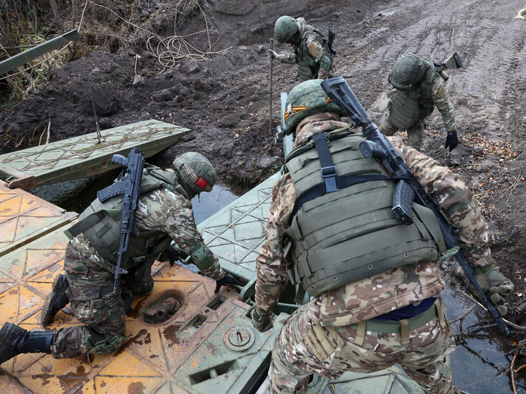 Стешин: ВС РФ не брали Красноармейск в лоб, а обходили его с флангов, создавая полукольцо