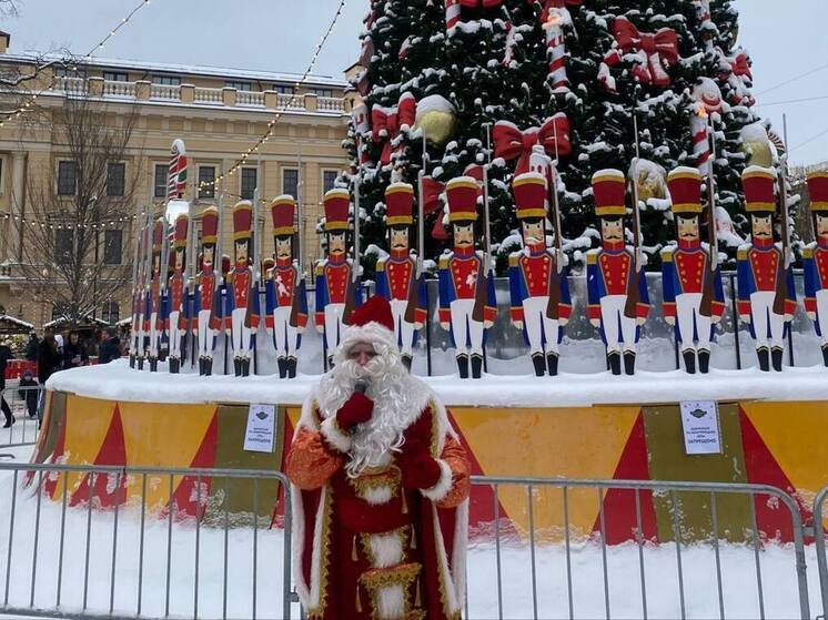 Поезд Деда Мороза приедет в Петербург 6 января