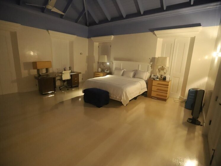 Демократы Палаты представителей США опубликовали новые снимки частного острова скандально прославившегося Джеффри Эпштейна на Карибах