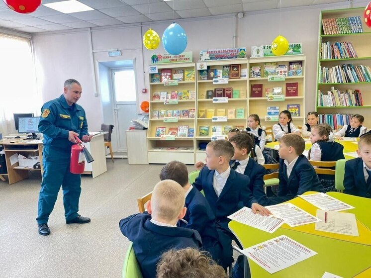 В Комсомольской школе прошёл «Урок мужества» от пожарных ПЧ №31