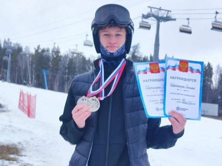 Три серебряные медали привез приморец со всероссийских стартов по сноуборду