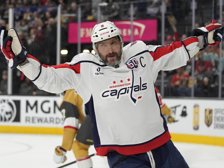 Бесконечно можно смотреть не три вещи: огонь, воду и как российский капитан клуба НХЛ «Вашингтон Кэпиталс» Александр Овечкин вколачивает свои шайбы в ворота очередного соперника