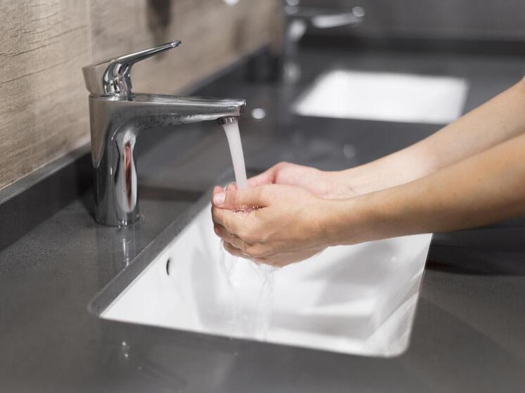 Свыше 100 млн рублей взыскали с должников за воду в Самаре в 2025 году