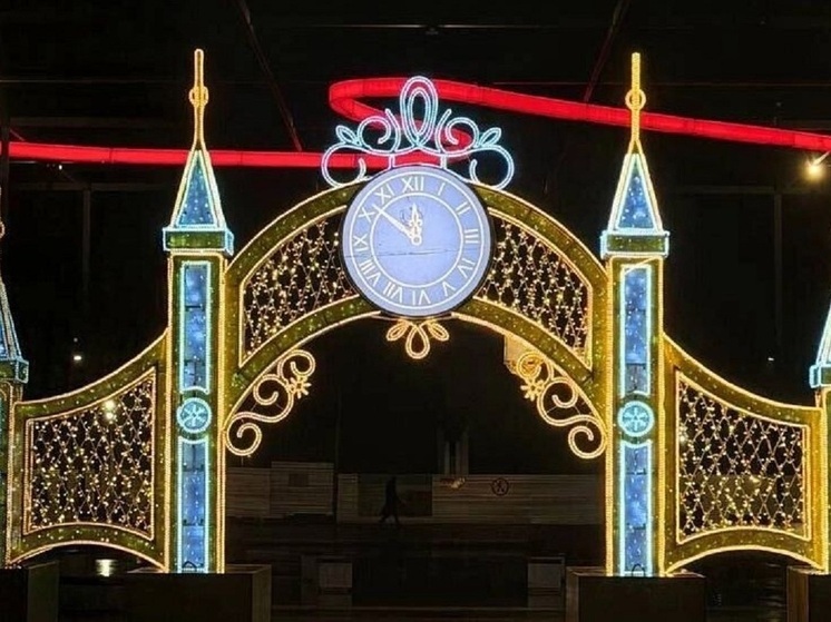 На Центральной площади Ижевска засветилась праздничная иллюминация