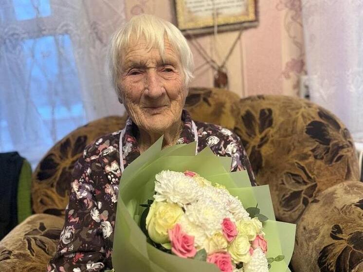 102 года исполнилось труженице тыла Анне Силаевой из Вышнего Волочка